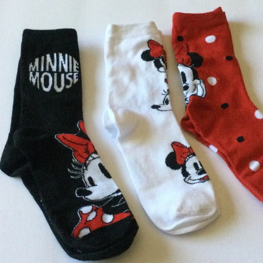 DISNEY MINNIE MOUSE WOMENS 3 PAIR PACK CREW SOCKS RED WHITE BLACK OS NWT